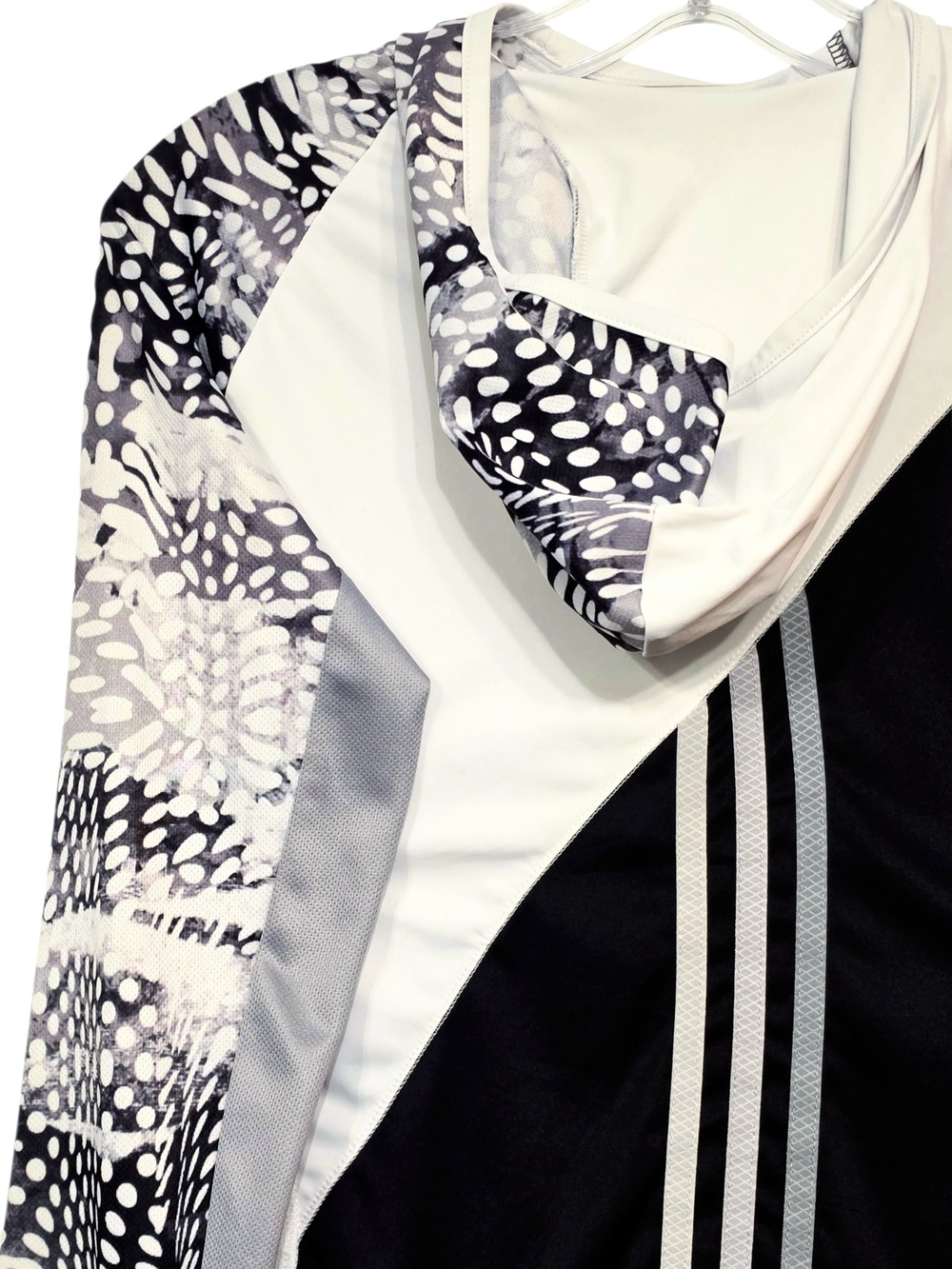 Adidas ClimaLite AKTIV Against Cancer Hooded Running Top Black White Gray L - Picture 12 of 15
